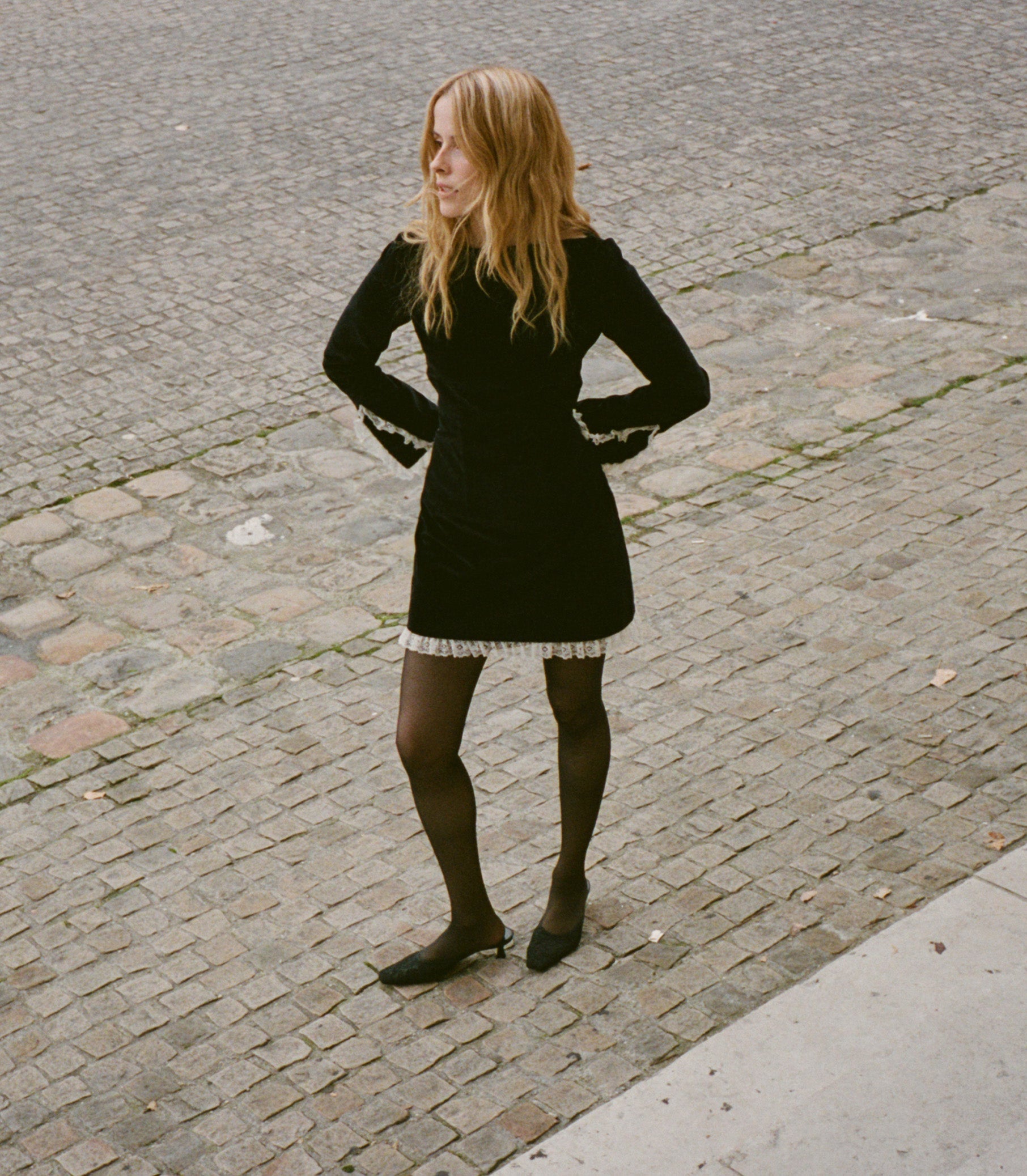 SAVINE DRESS -- BLACK